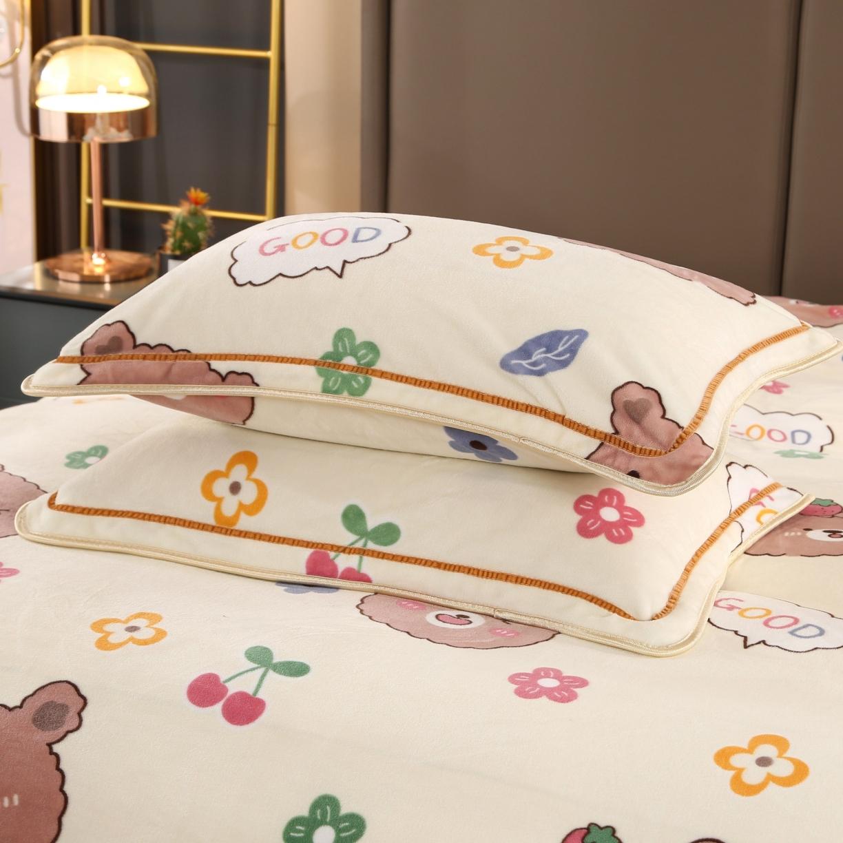 91家纺网 家纺一手货源 找家纺 丰淘2022新款金貂绒枕套 樱桃小熊