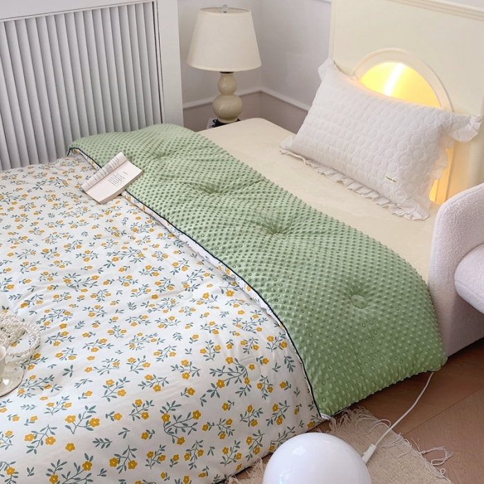 91家纺网 家纺一手货源 找家纺 星期八 2022新款复古碎花豆豆被冬被春秋被 惜可