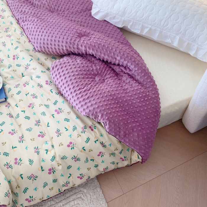 91家纺网 家纺一手货源 找家纺 星期八 2022新款复古碎花豆豆被冬被春秋被 香丽尔