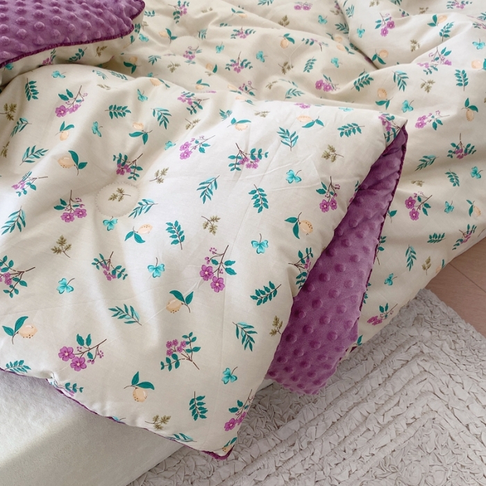 91家纺网 家纺一手货源 找家纺 星期八 2022新款复古碎花豆豆被冬被春秋被 香丽尔