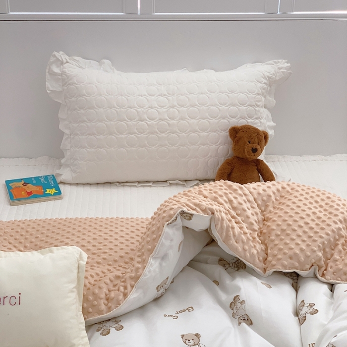 91家纺网 家纺一手货源 找家纺 星期八 2022新款复古碎花豆豆被冬被春秋被 熊仔仔