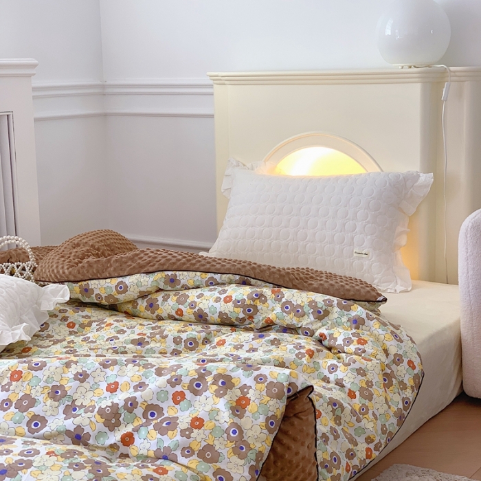 91家纺网 家纺一手货源 找家纺 星期八 2022新款复古碎花豆豆被冬被春秋被 雅朵