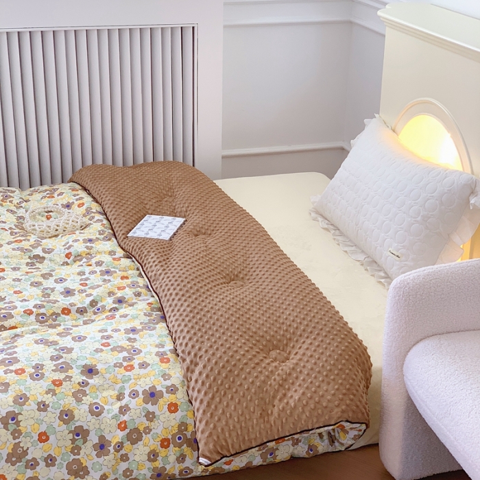 91家纺网 家纺一手货源 找家纺 星期八 2022新款复古碎花豆豆被冬被春秋被 雅朵