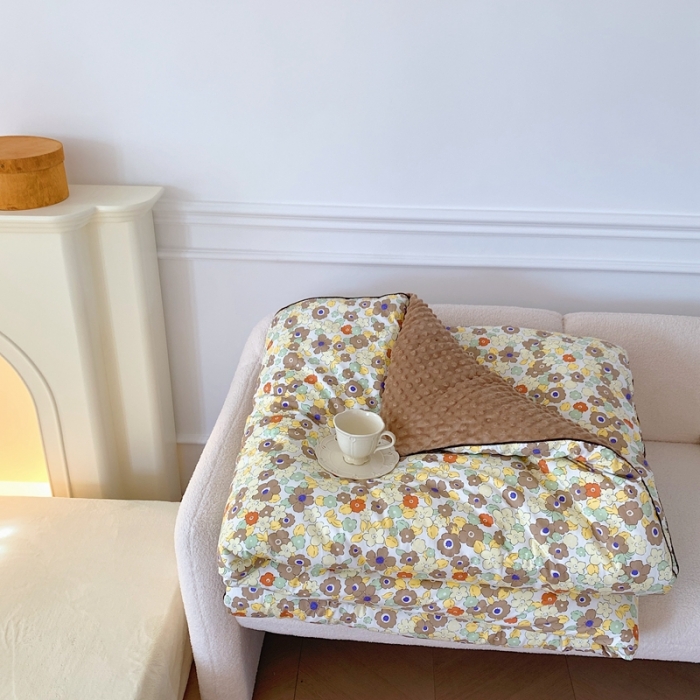 91家纺网 家纺一手货源 找家纺 星期八 2022新款复古碎花豆豆被冬被春秋被 雅朵