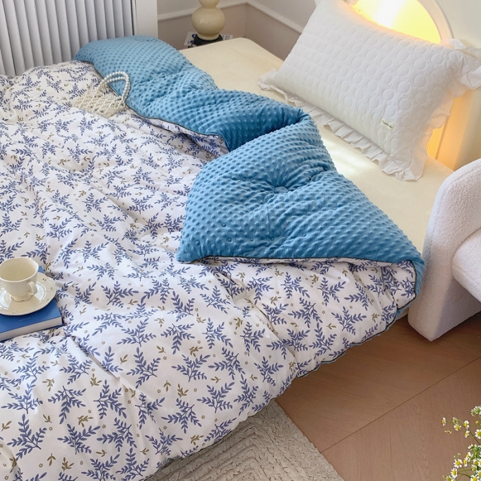 91家纺网 家纺一手货源 找家纺 星期八 2022新款复古碎花豆豆被冬被春秋被 芝兰