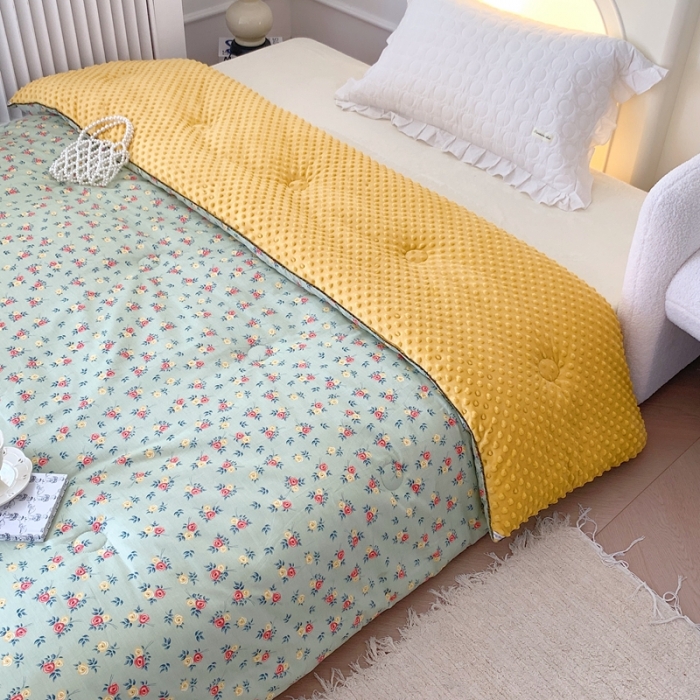 91家纺网 家纺一手货源 找家纺 星期八 2022新款复古碎花豆豆被冬被春秋被 知雅绿