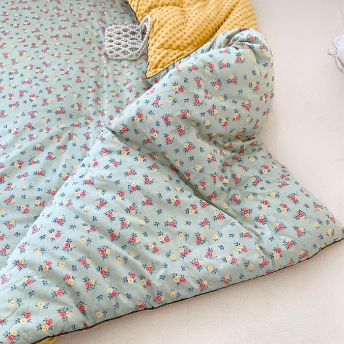 91家纺网 家纺一手货源 找家纺 星期八 2022新款复古碎花豆豆被冬被春秋被 知雅绿