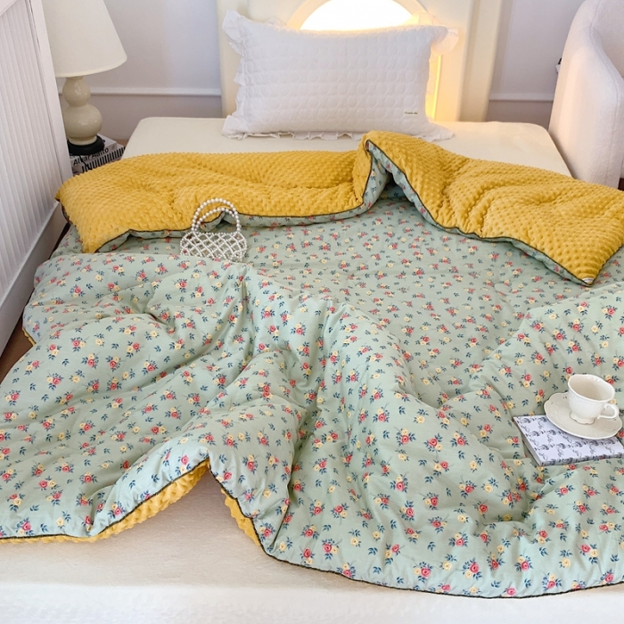 91家纺网 家纺一手货源 找家纺 星期八 2022新款复古碎花豆豆被冬被春秋被 知雅绿