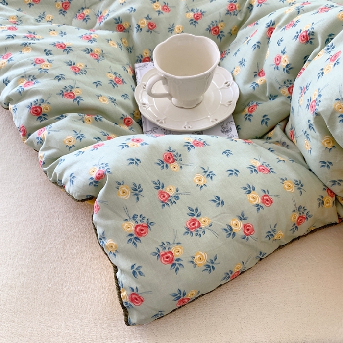 91家纺网 家纺一手货源 找家纺 星期八 2022新款复古碎花豆豆被冬被春秋被 知雅绿