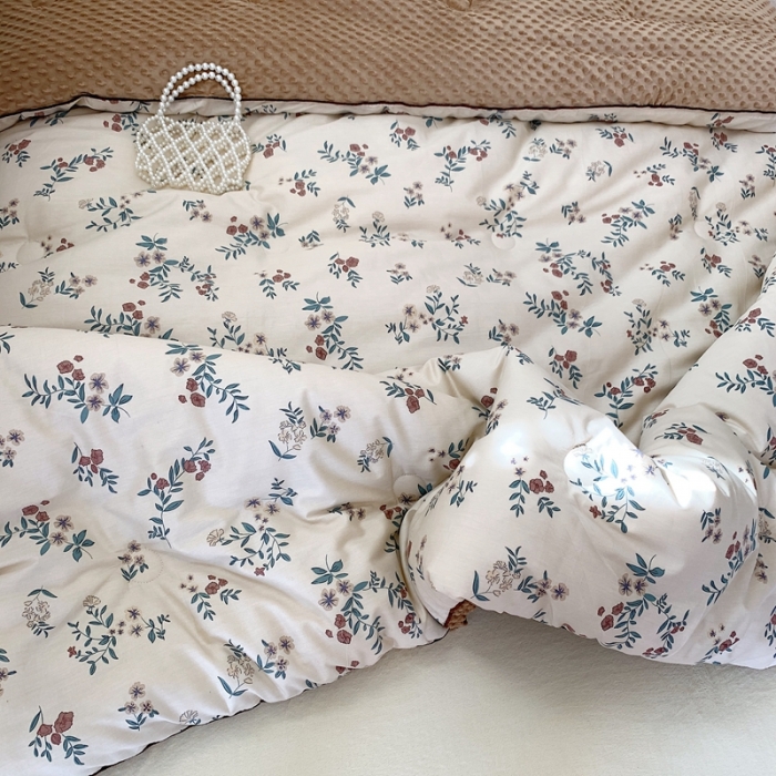 91家纺网 家纺一手货源 找家纺 星期八 2022新款复古碎花豆豆被冬被春秋被 仲夏夜之梦