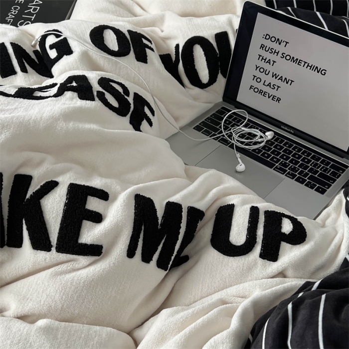 91家纺网 家纺一手货源 找家纺 （总）圆岛家纺2022新款黑白牛奶绒毛巾绣四件套