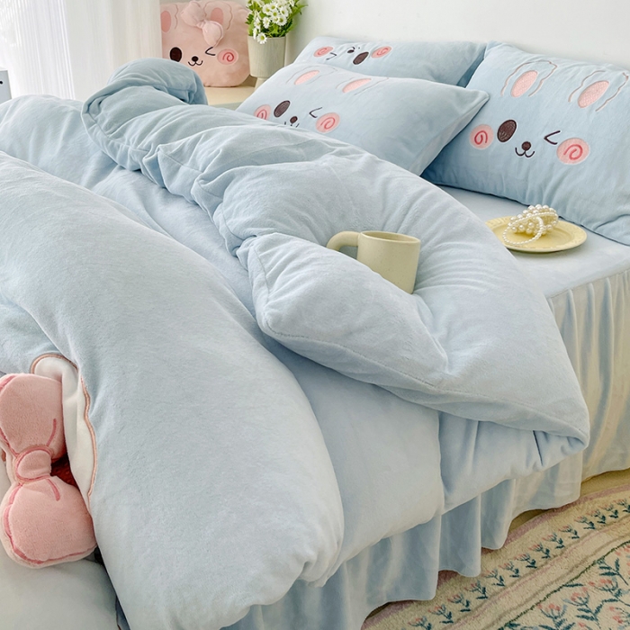 91家纺网 家纺一手货源 找家纺 （总）亲亲公主 新款牛奶绒卡通绣花四件套-可爱兔实拍图 蓝色