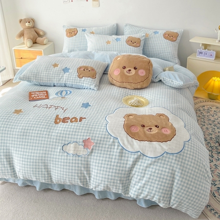 （总）亲亲公主新款牛奶绒卡通绣花四件套-可爱兔实拍图蓝色小熊