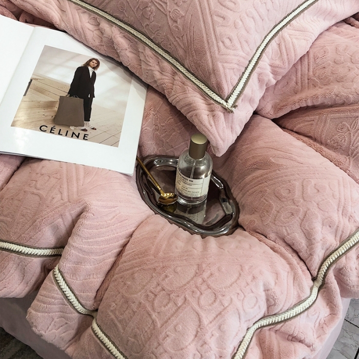 91家纺网 家纺一手货源 找家纺 沐白家纺 2022牛奶绒四件套-香榭丽 香榭丽-豆沙粉