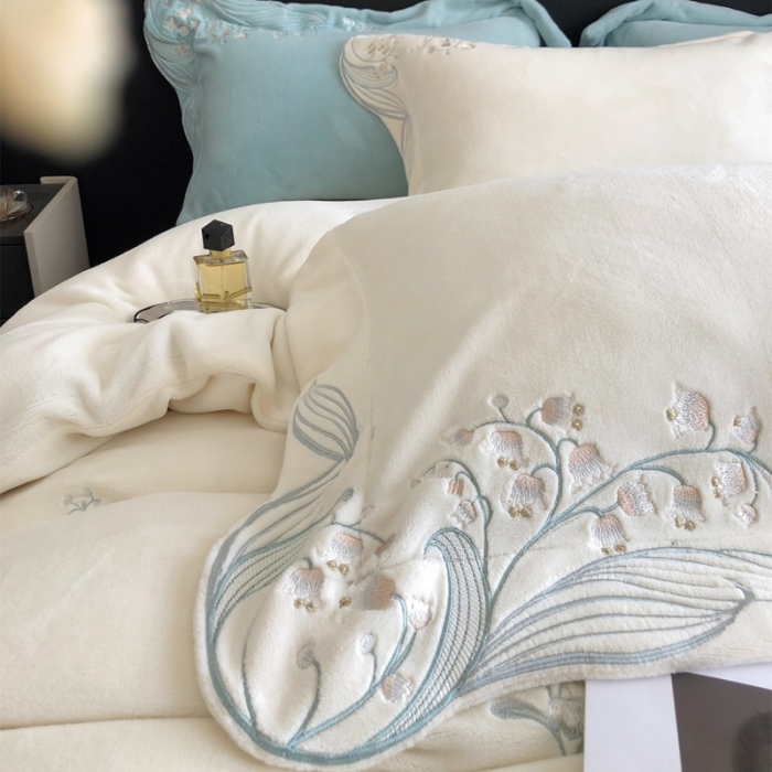 91家纺网 家纺一手货源 找家纺 沐白家纺 2022牛奶绒四件套-玉铃兰 玉铃兰-奶白