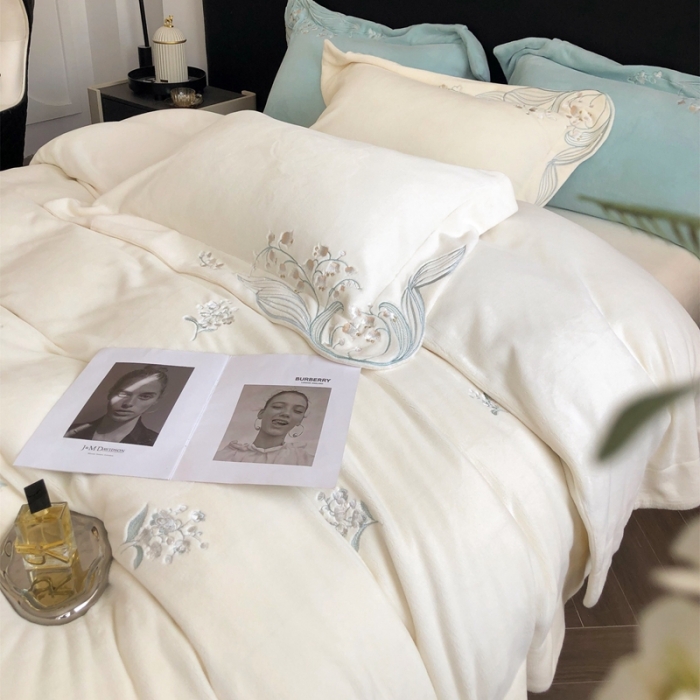 91家纺网 家纺一手货源 找家纺 沐白家纺 2022牛奶绒四件套-玉铃兰 玉铃兰-奶白