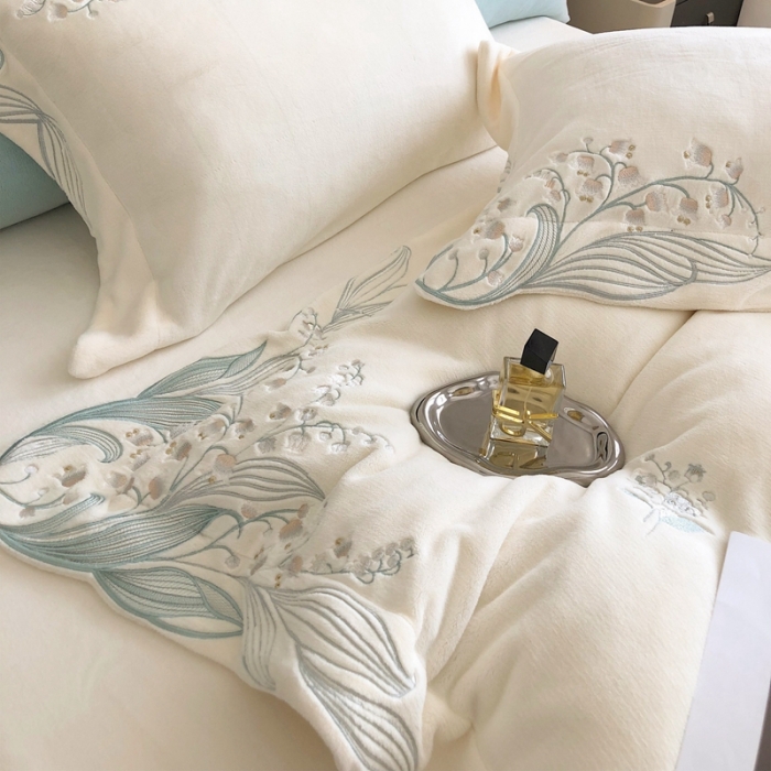 91家纺网 家纺一手货源 找家纺 沐白家纺 2022牛奶绒四件套-玉铃兰 玉铃兰-奶白