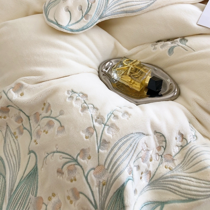 91家纺网 家纺一手货源 找家纺 沐白家纺 2022牛奶绒四件套-玉铃兰 玉铃兰-奶白