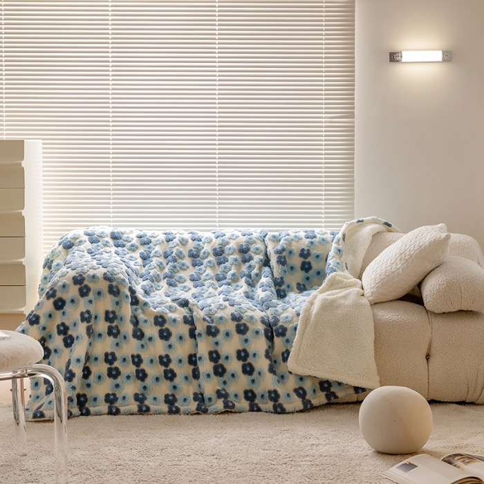 91家纺网 家纺一手货源 找家纺 萝莉 2023新款立体羊毛绒毯 提花兰色