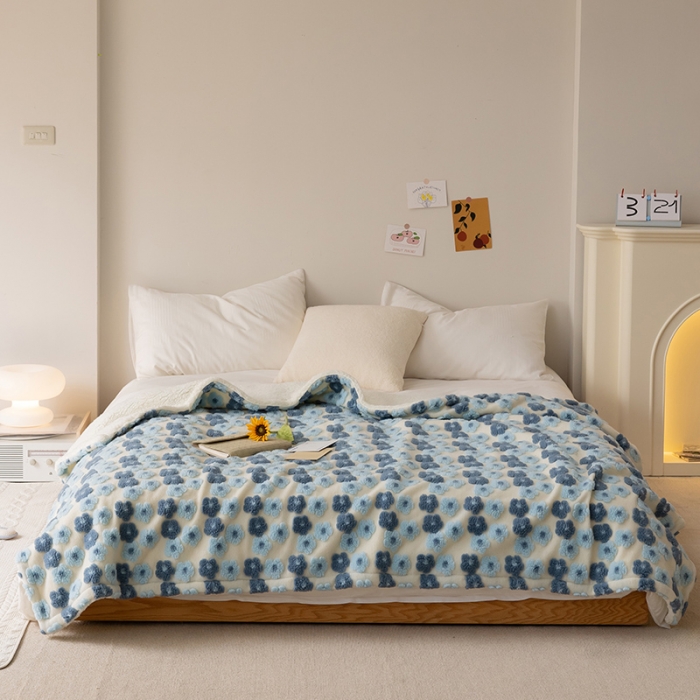 91家纺网 家纺一手货源 找家纺 萝莉 2023新款立体羊毛绒毯 提花兰色