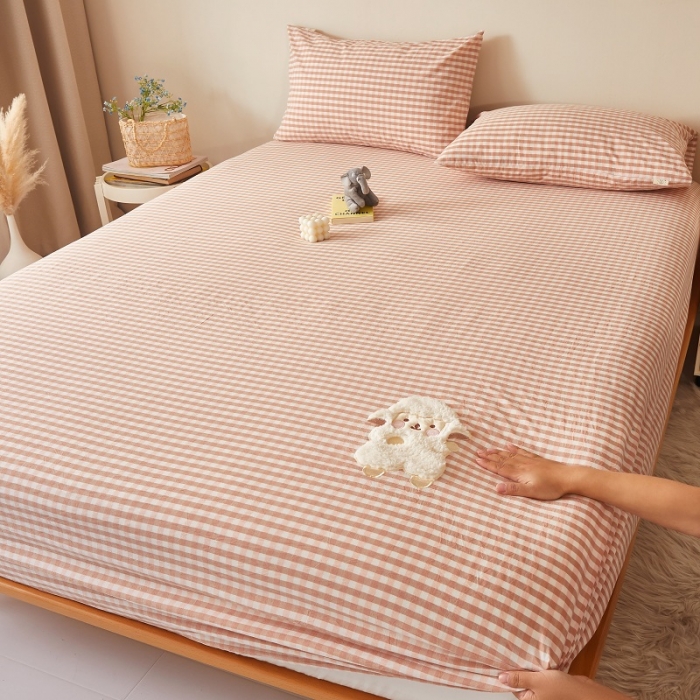 91家纺网 家纺一手货源 找家纺 荷马之梦 2022新款全棉色织水洗棉绣花床笠-童梦系列格小羊