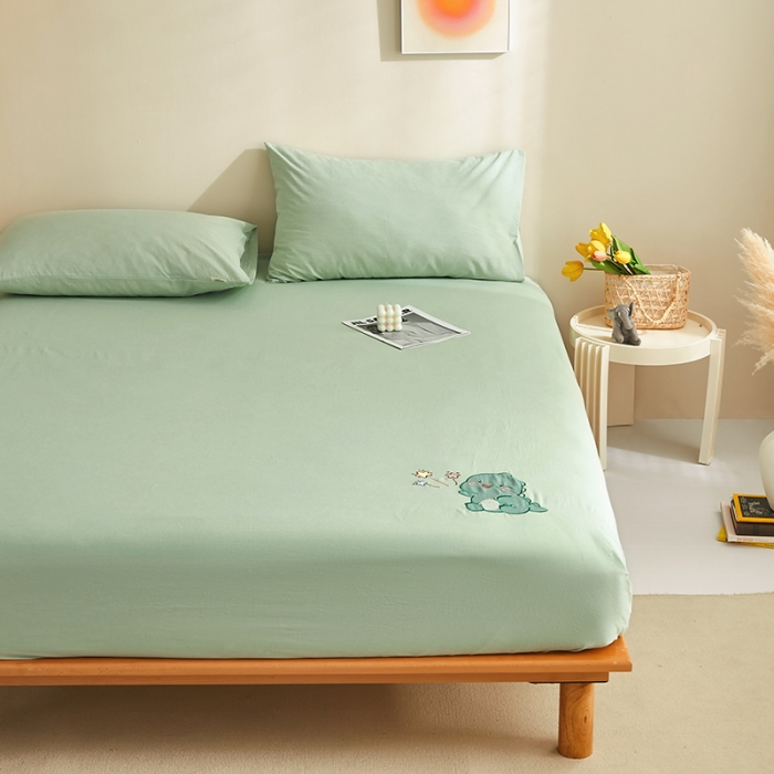 91家纺网 家纺一手货源 找家纺 荷马之梦 2022新款全棉色织水洗棉绣花床笠-童梦萌萌恐龙