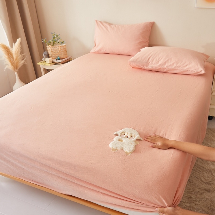 91家纺网 家纺一手货源 找家纺 荷马之梦 2022新款全棉色织水洗棉绣花床笠-童梦系列咩咩羊