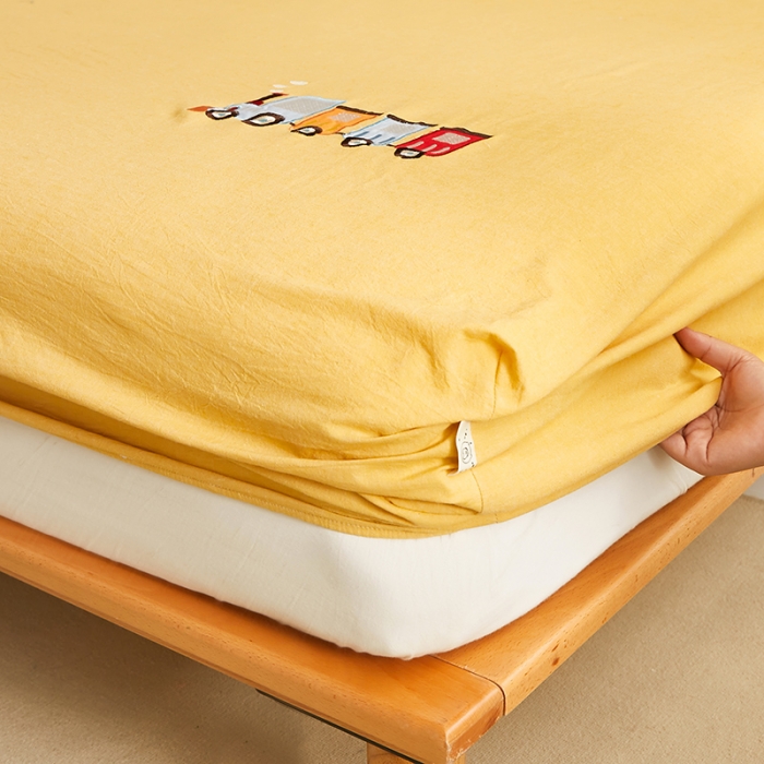 91家纺网 家纺一手货源 找家纺 荷马之梦 2022新款全棉色织水洗棉绣花床笠-童梦系列小火车