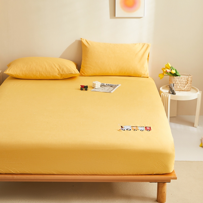 91家纺网 家纺一手货源 找家纺 荷马之梦 2022新款全棉色织水洗棉绣花床笠-童梦系列小火车