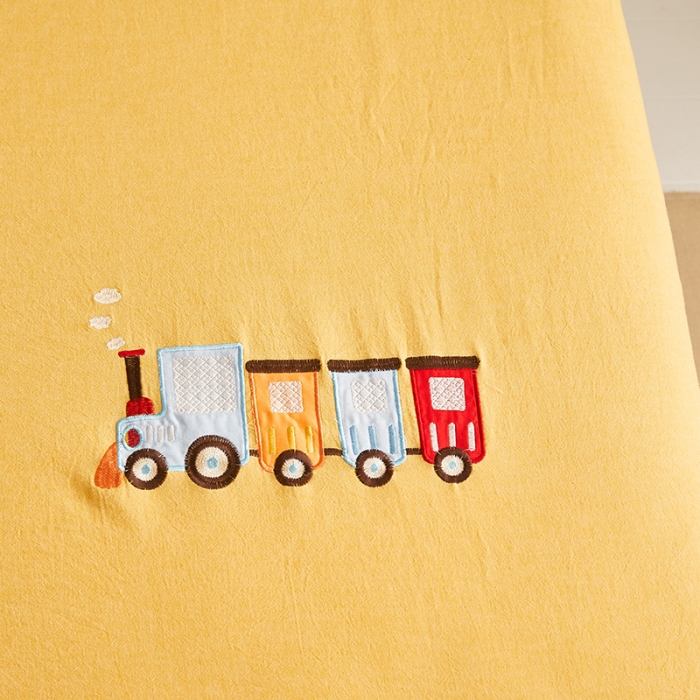 91家纺网 家纺一手货源 找家纺 荷马之梦 2022新款全棉色织水洗棉绣花床笠-童梦系列小火车