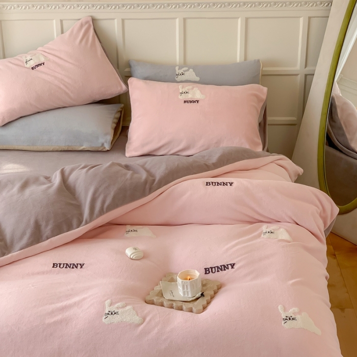 91家纺网 家纺一手货源 找家纺 （总）时年 2022新款牛奶绒毛巾绣四件套