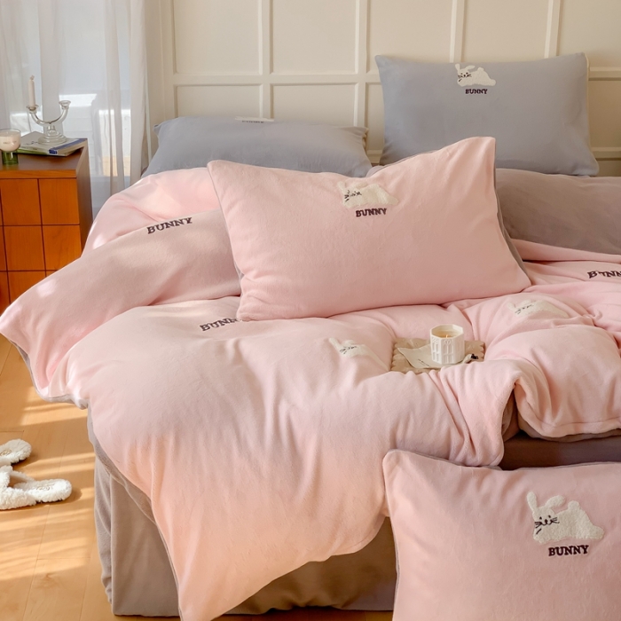 91家纺网 家纺一手货源 找家纺 （总）时年 2022新款牛奶绒毛巾绣四件套