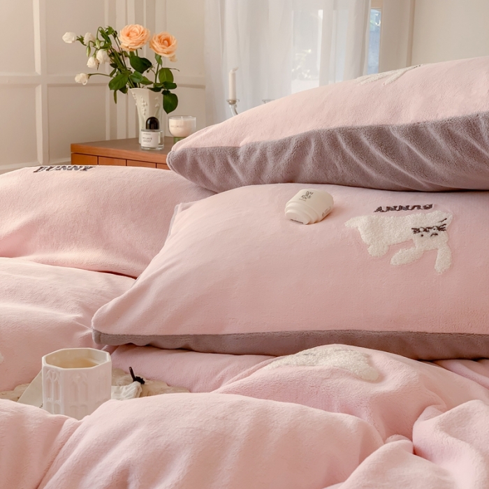 91家纺网 家纺一手货源 找家纺 （总）时年 2022新款牛奶绒毛巾绣四件套