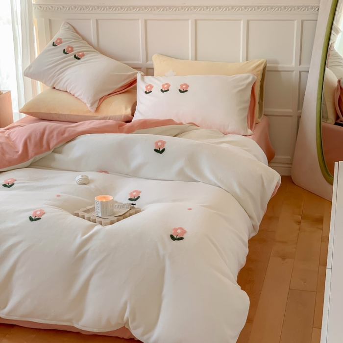 91家纺网 家纺一手货源 找家纺 时年 2022新款牛奶绒毛巾绣四件套 花香