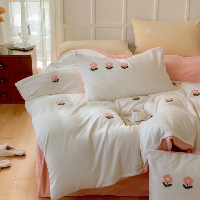 91家纺网 家纺一手货源 找家纺 时年 2022新款牛奶绒毛巾绣四件套 花香