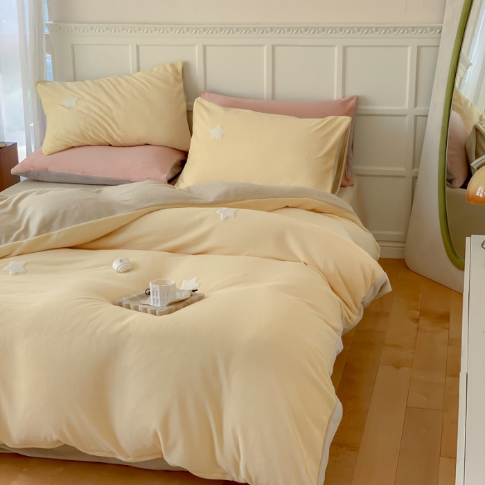 91家纺网 家纺一手货源 找家纺 时年 2022新款牛奶绒毛巾绣四件套 幻梦星空-黄