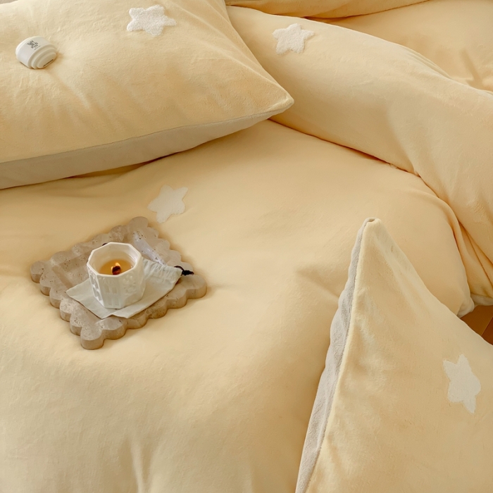 91家纺网 家纺一手货源 找家纺 时年 2022新款牛奶绒毛巾绣四件套 幻梦星空-黄