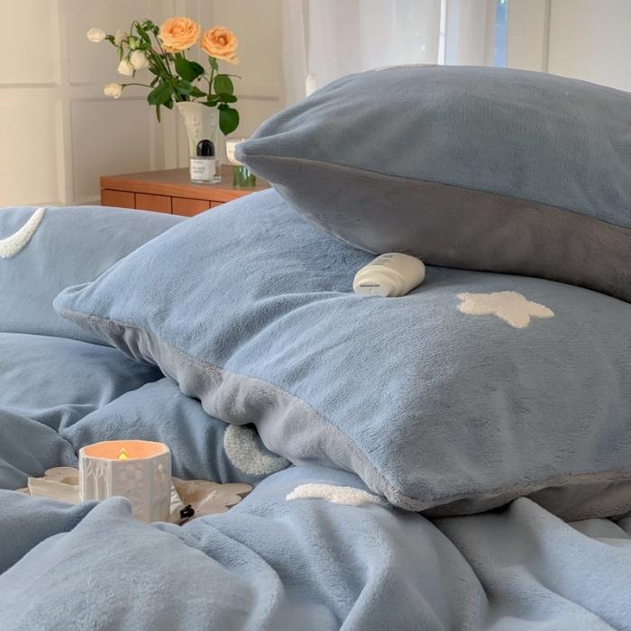 91家纺网 家纺一手货源 找家纺 时年 2022新款牛奶绒毛巾绣四件套 幻梦星空-蓝