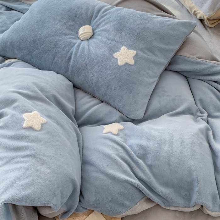 91家纺网 家纺一手货源 找家纺 时年 2022新款牛奶绒毛巾绣四件套 幻梦星空-蓝