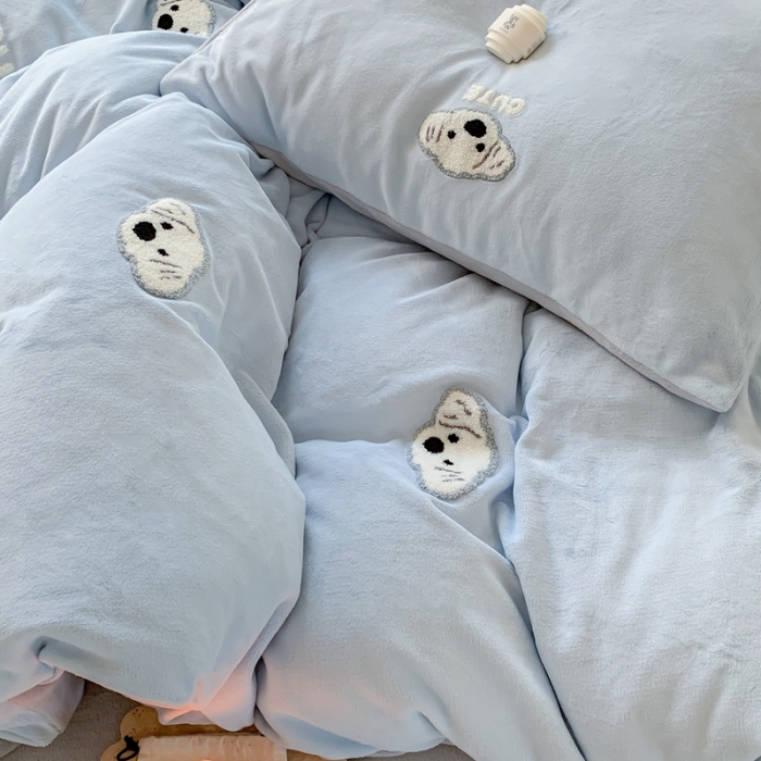 91家纺网 家纺一手货源 找家纺 时年 2022新款牛奶绒毛巾绣四件套 可爱修狗