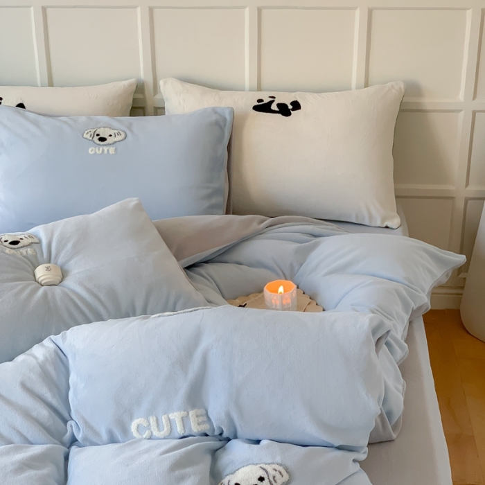 91家纺网 家纺一手货源 找家纺 时年 2022新款牛奶绒毛巾绣四件套 可爱修狗