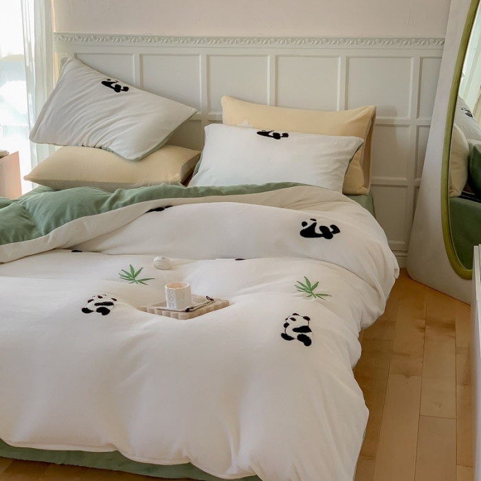 91家纺网 家纺一手货源 找家纺 时年 2022新款牛奶绒毛巾绣四件套 熊猫嘟嘟