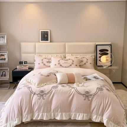 91家纺网 家纺一手货源 找家纺 川悦生活 2022新款大阪花边轻奢牛奶绒四件套 森萝-粉