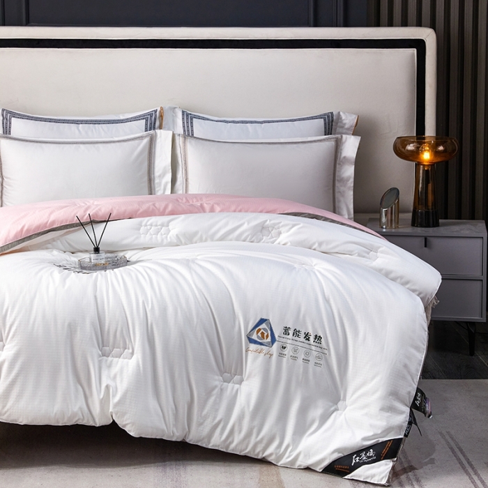 91家纺网 家纺一手货源 找家纺 丽卡家纺 2023新款磨毛提花石墨烯秋冬被 白色