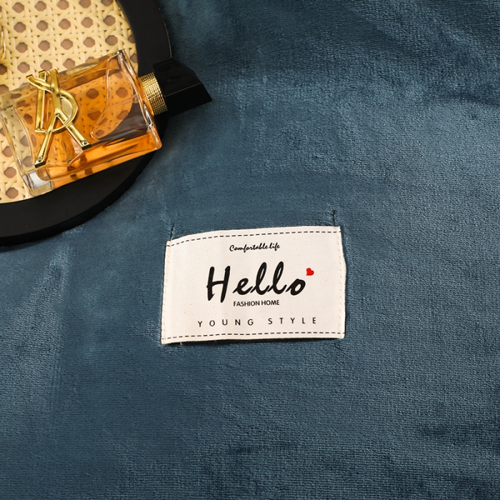 91家纺网 家纺一手货源 找家纺 畅畅家纺 2022新款纯色双拼加厚牛奶绒四件套 宝石蓝纯色