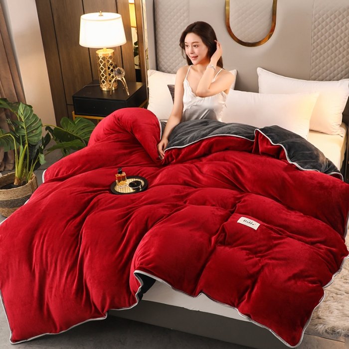 91家纺网 家纺一手货源 找家纺 畅畅家纺 2022新款纯色双拼加厚牛奶绒四件套 酒红拼色