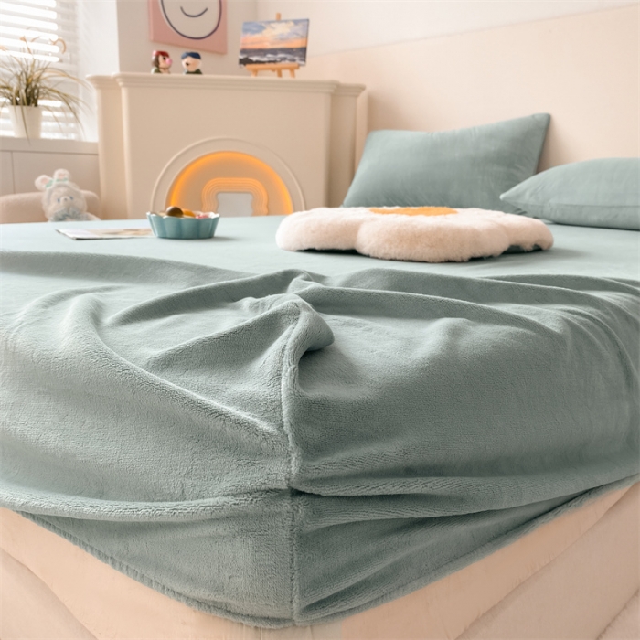 91家纺网 家纺一手货源 找家纺 眠帛 2022新款纯色牛奶绒单床笠 繁星蓝