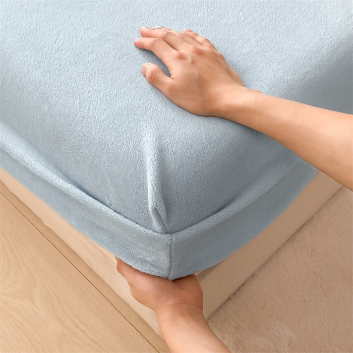 91家纺网 家纺一手货源 找家纺 眠帛 2022新款纯色牛奶绒单床笠 蓝灰