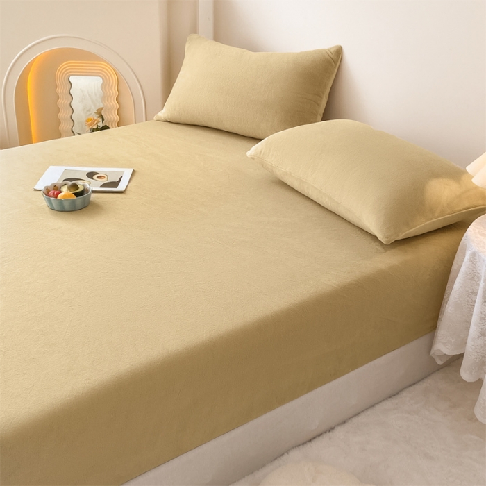 91家纺网 家纺一手货源 找家纺 眠帛 2022新款纯色牛奶绒单床笠 米驼