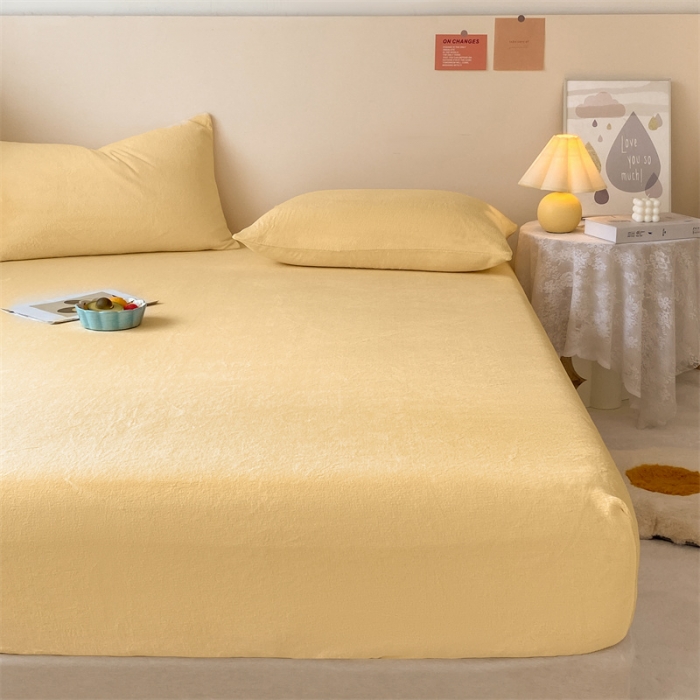 91家纺网 家纺一手货源 找家纺 眠帛 2022新款纯色牛奶绒单床笠 奶黄